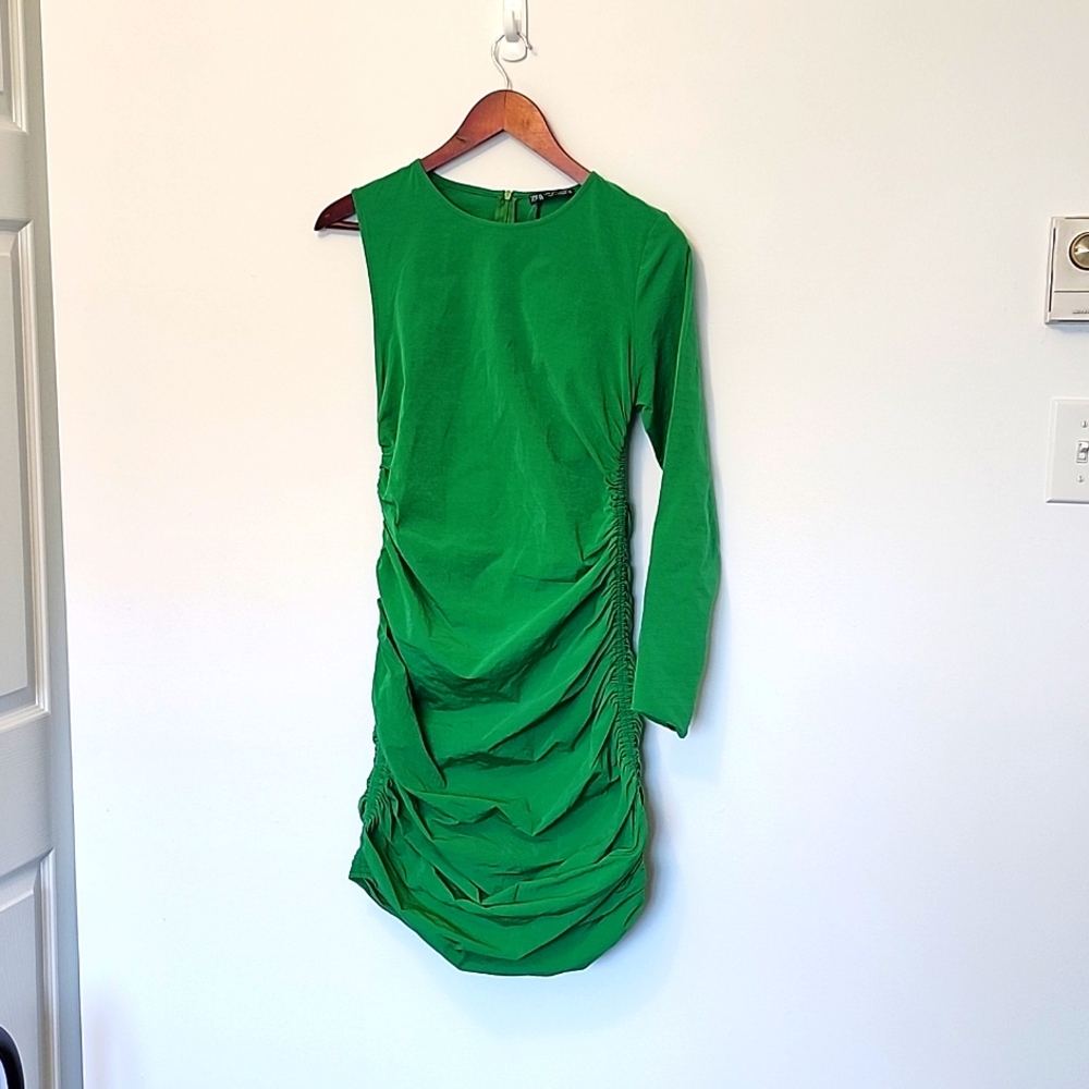NWOT Zara kelly green one sleeved back cutout ruched sides dress size M